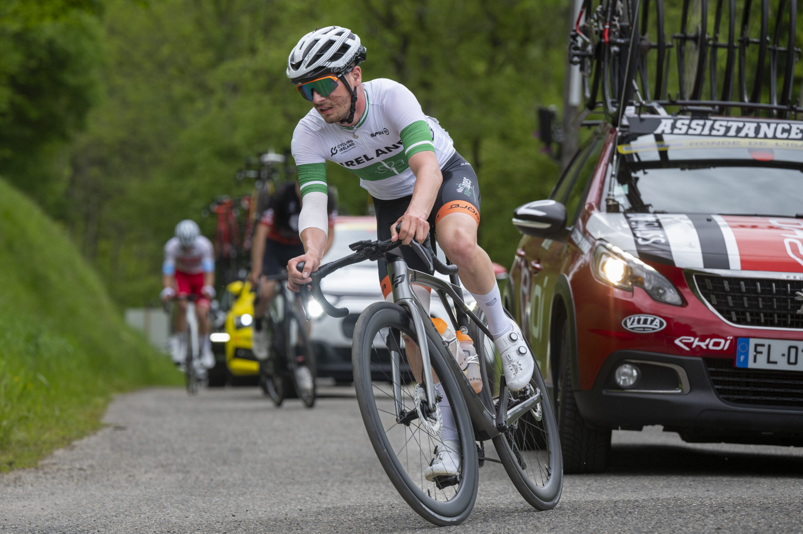 Meehan overcomes face plant crash for more progress at Ronde de l'Isard